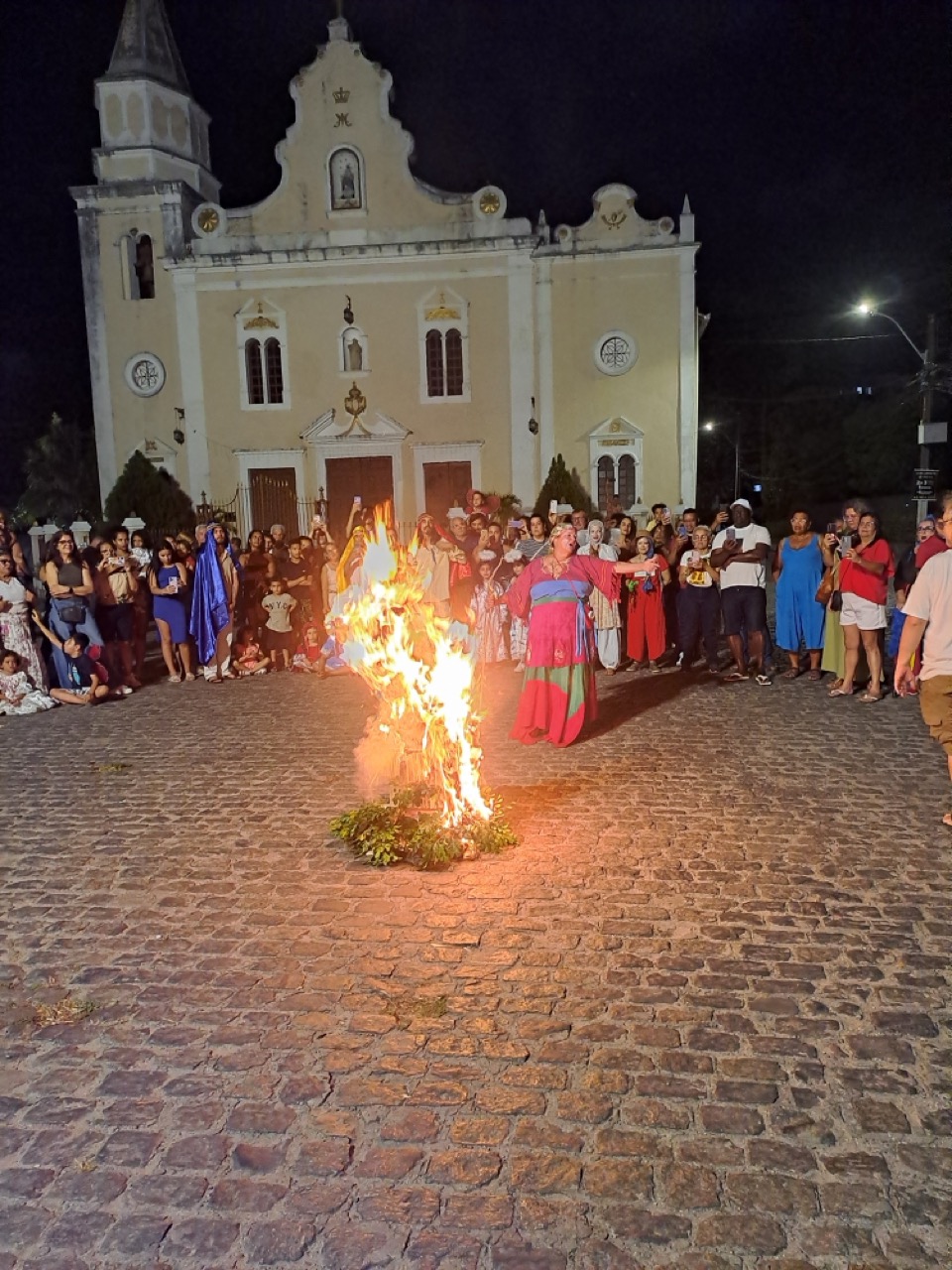 queima da Lapinha em frente a Igreja da Várzea